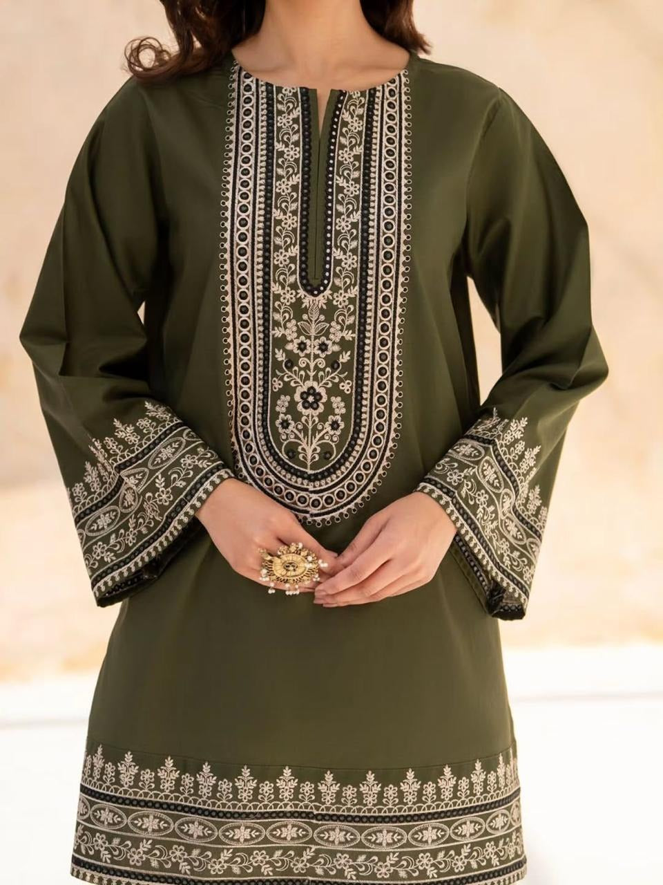 Haya – Embroidered Lawn 3 Piece